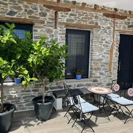 Pensionat Theokleia_guest House